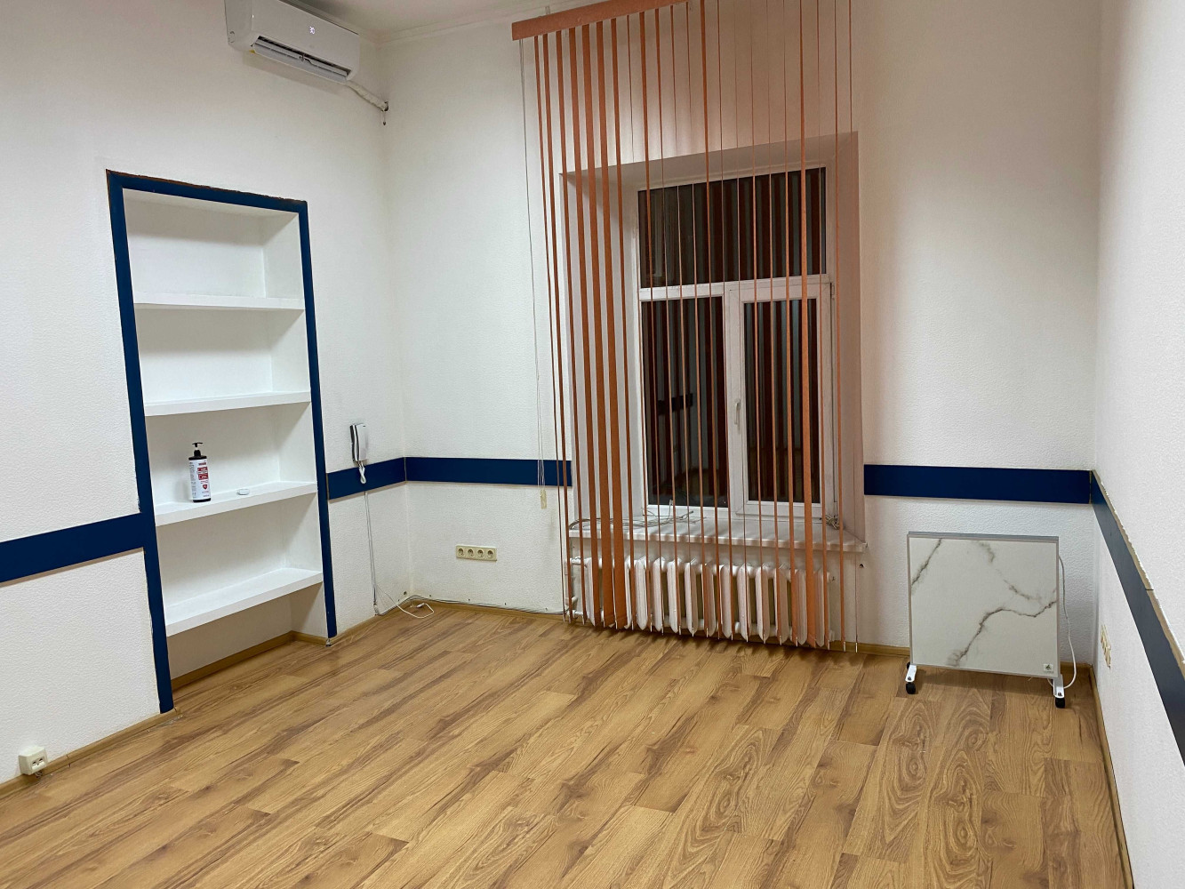 Комерційна нерухомість на вул. Жуковского, 47 м², 58 000$ — FAKTOR