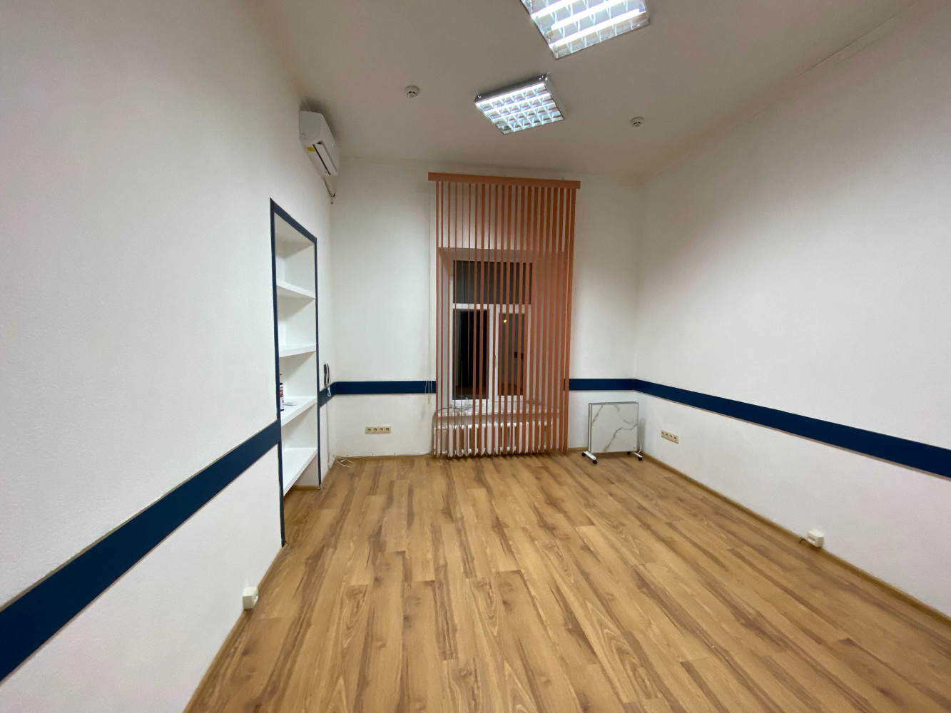 Комерційна нерухомість на вул. Жуковского, 47 м², 58 000$ — FAKTOR