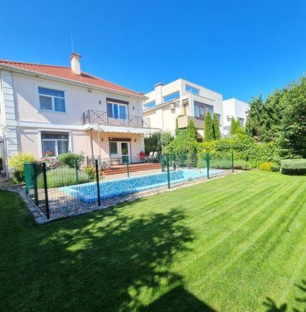 Дом на ул. Строительная (Лиманка), 200 м², 290 000$ — FAKTOR