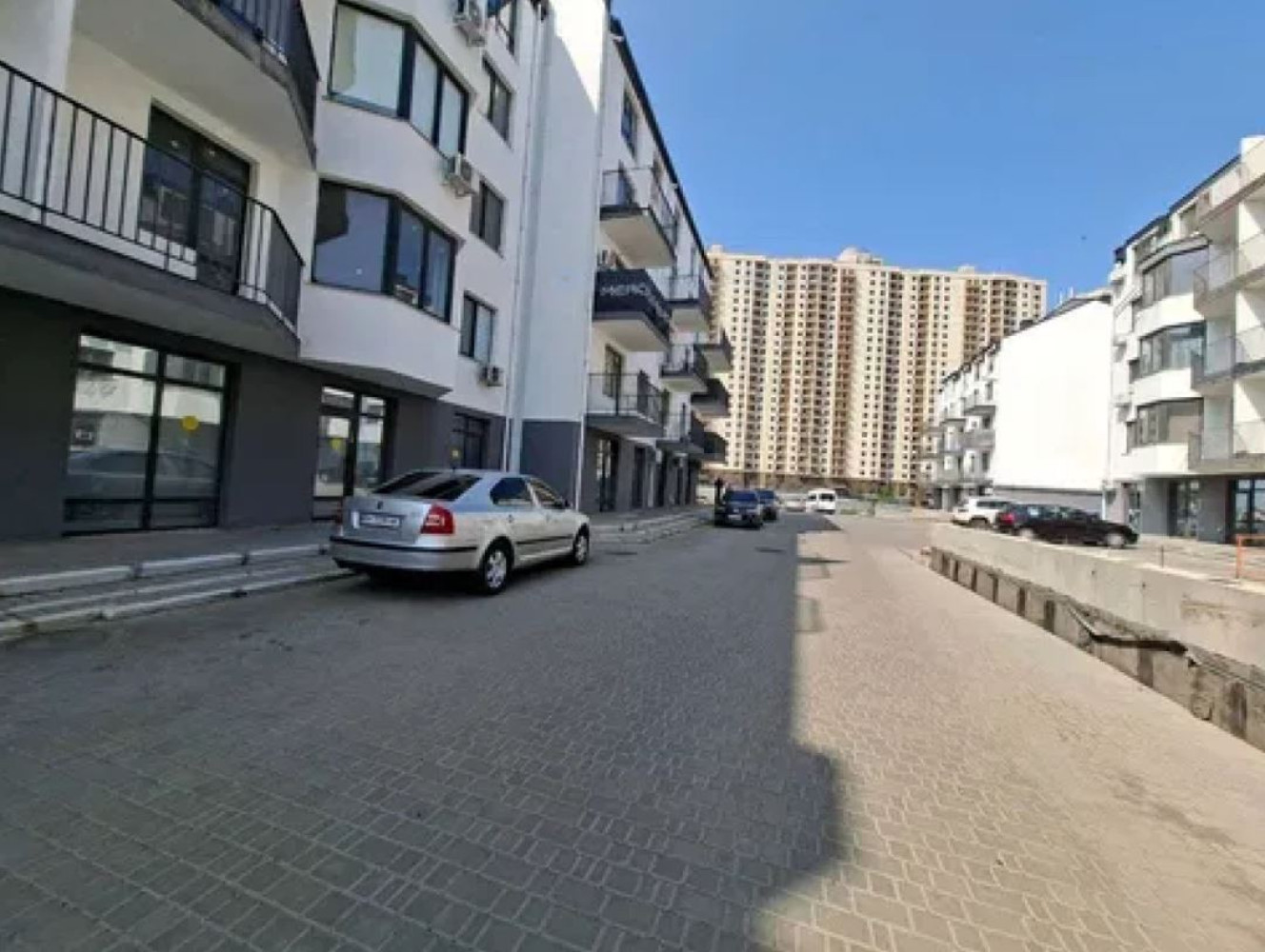 Коммерческая недвижимость на ул. Сахарова Академика, 49 м², 38 000$ — FAKTOR
