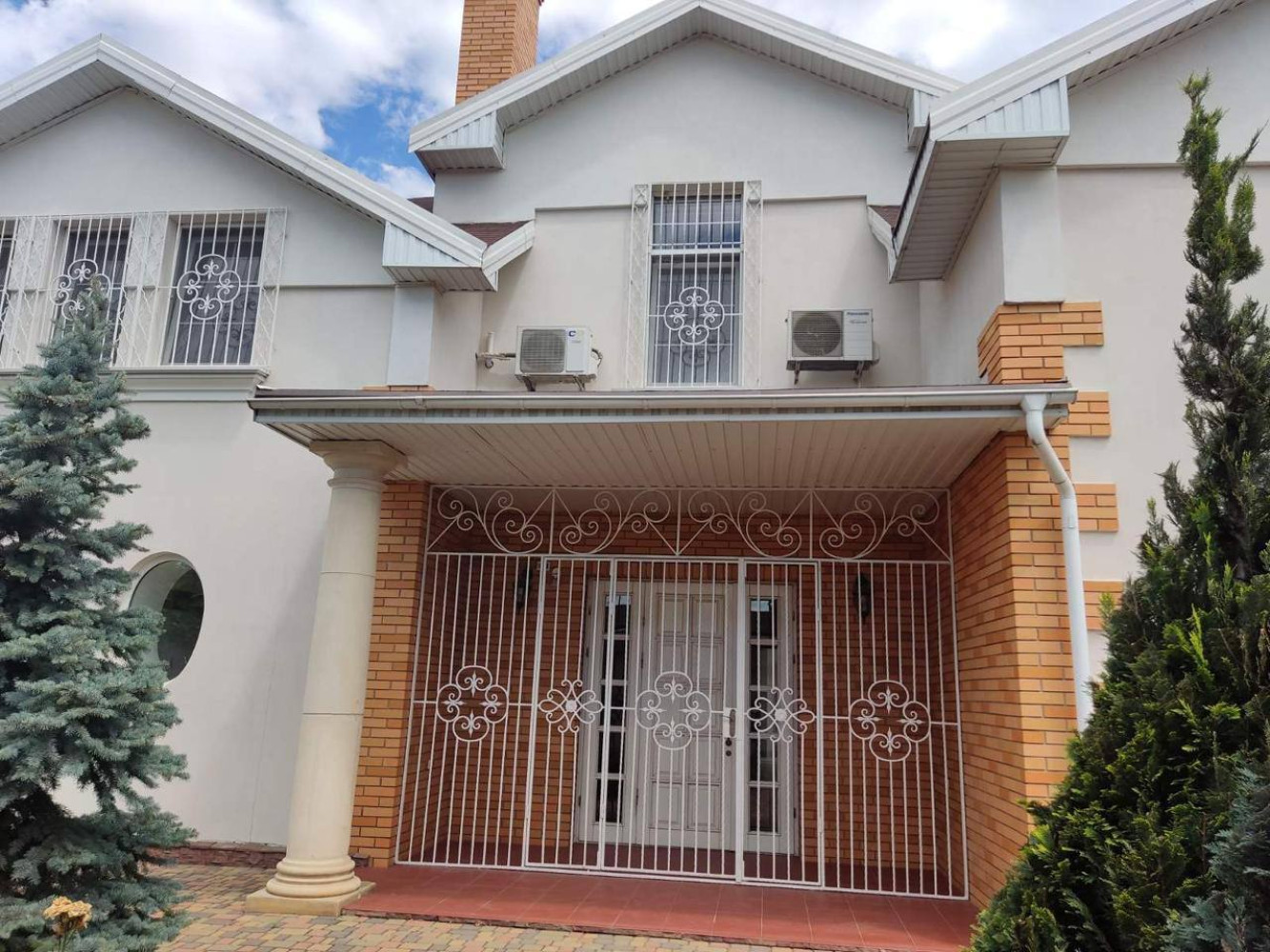 Дом на ул. Тенистая, 660 м², 430 000$ — FAKTOR