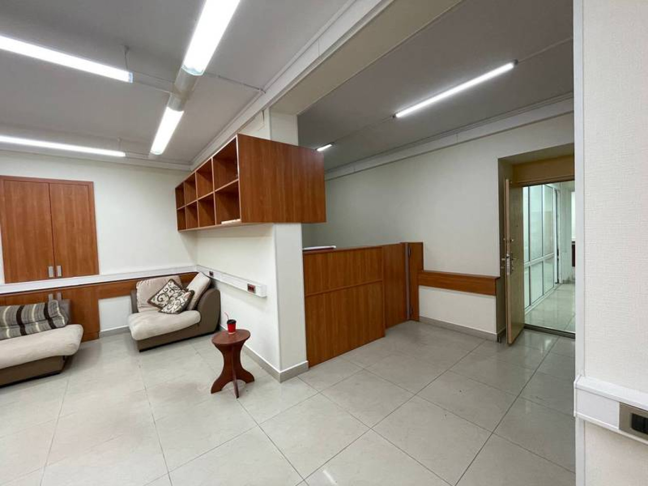 Комерційна нерухомість на вул. Базарная, 310 м², 225 000$ — FAKTOR