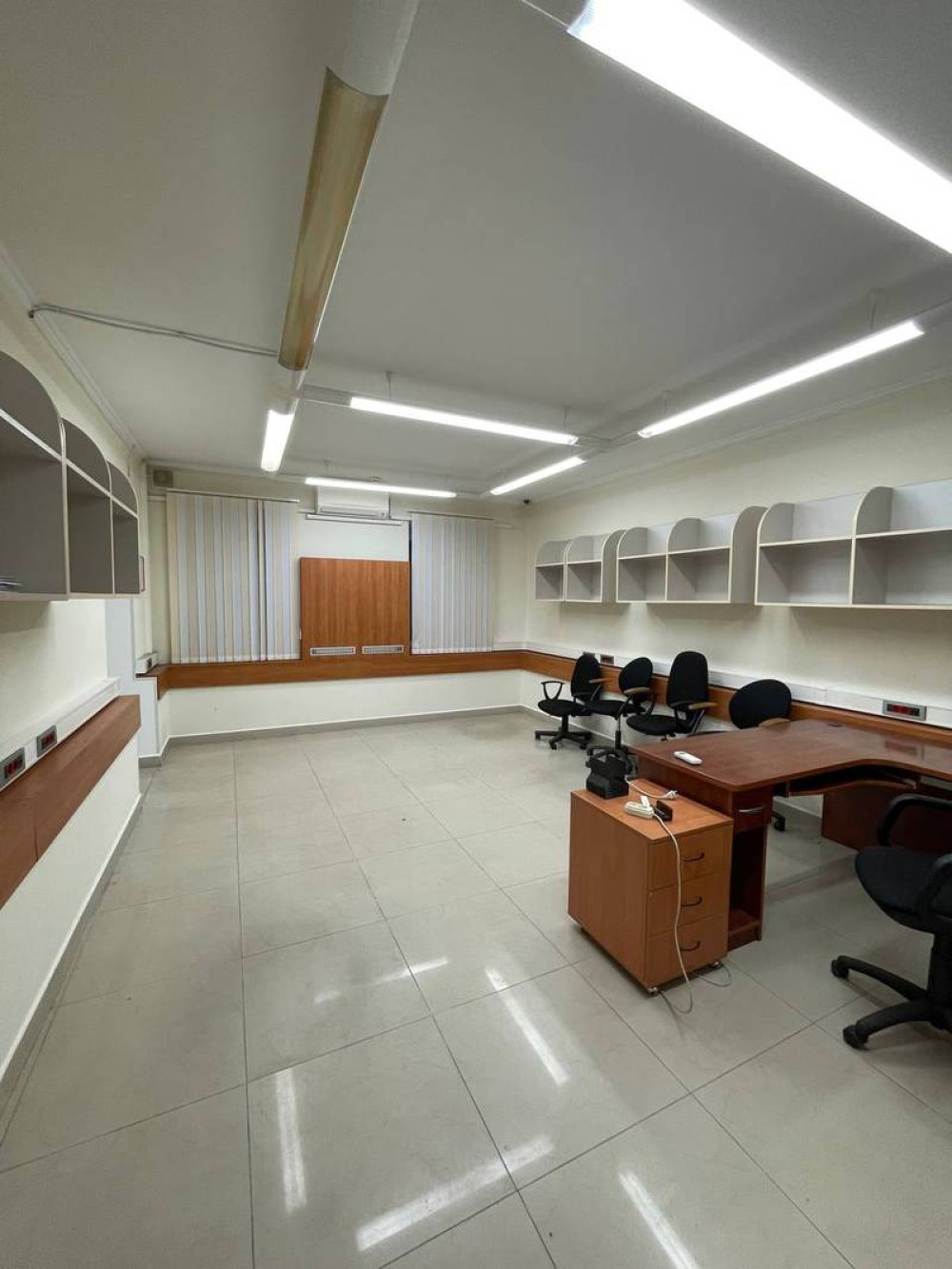 Комерційна нерухомість на вул. Базарная, 310 м², 225 000$ — FAKTOR