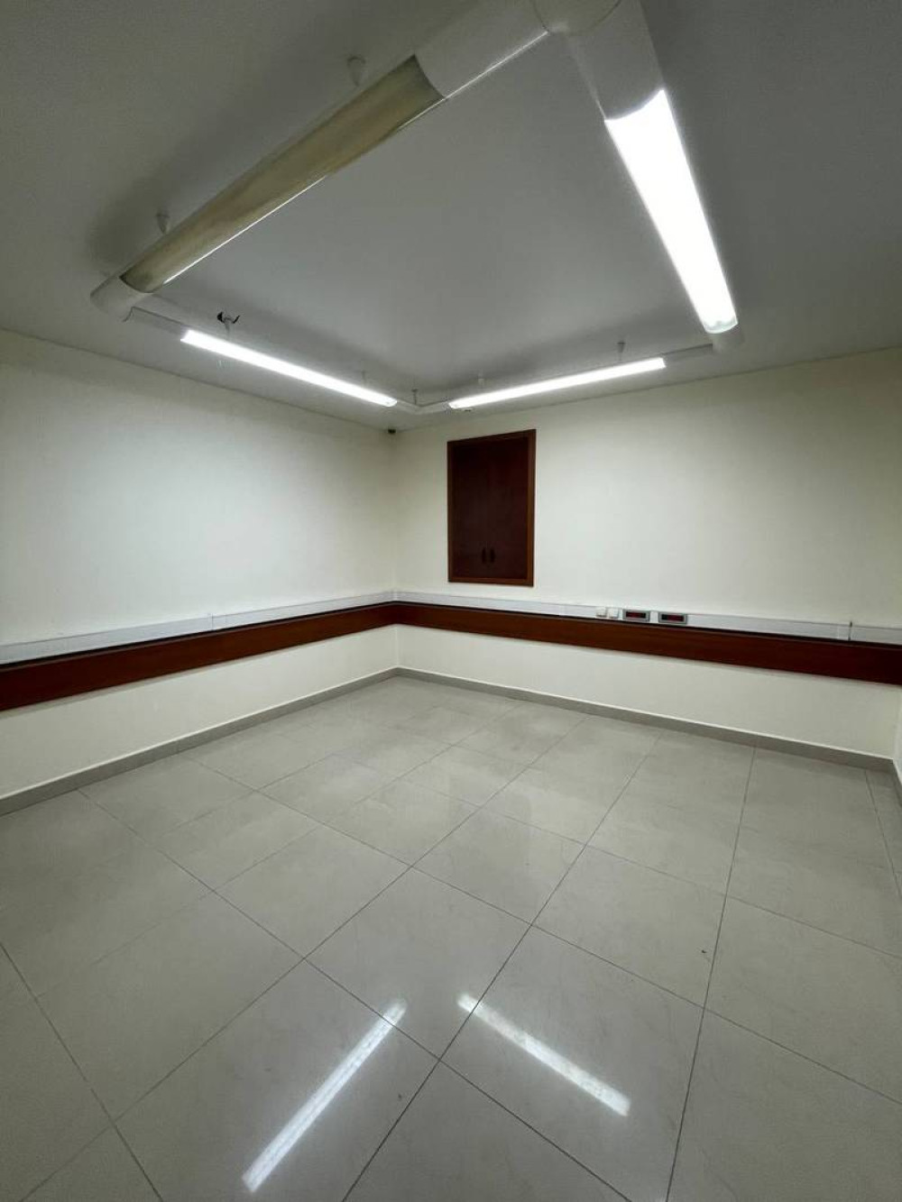 Комерційна нерухомість на вул. Базарная, 310 м², 225 000$ — FAKTOR