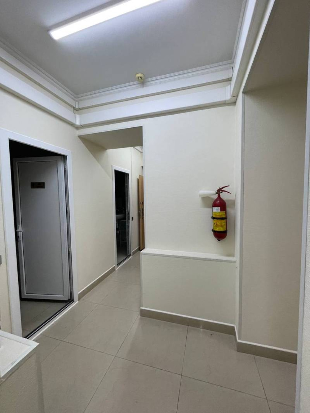 Комерційна нерухомість на вул. Базарная, 310 м², 225 000$ — FAKTOR