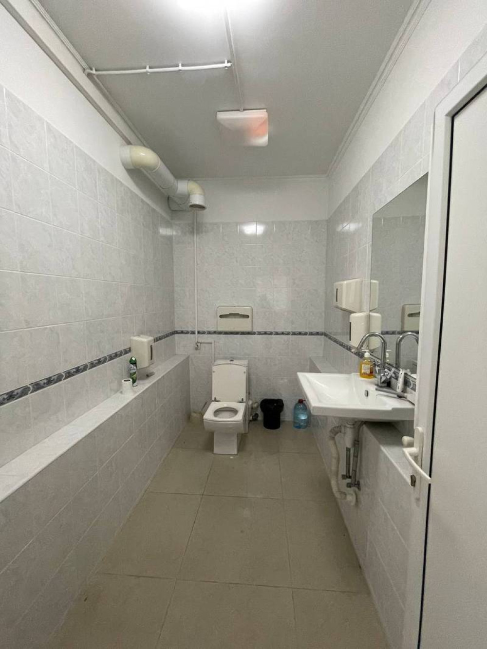 Комерційна нерухомість на вул. Базарная, 310 м², 225 000$ — FAKTOR