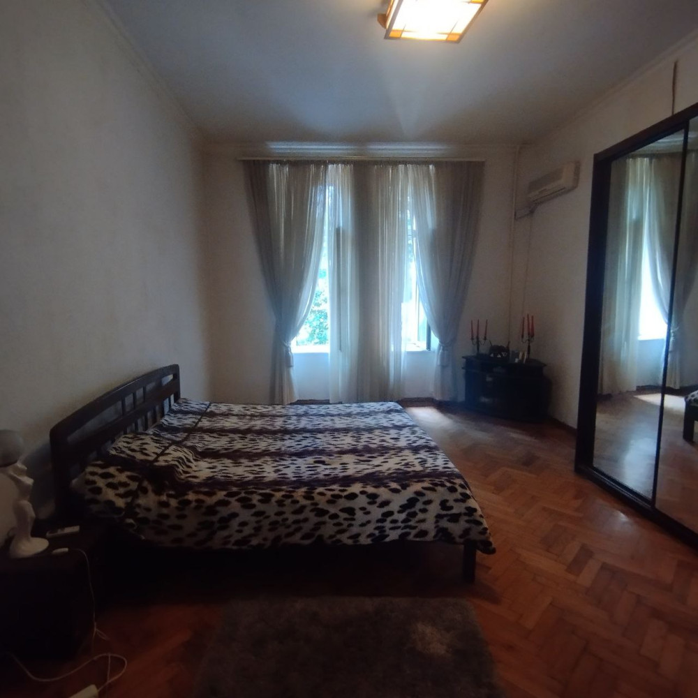 Квартира на ул. Новосельского, 200 м², 160 000$ — FAKTOR