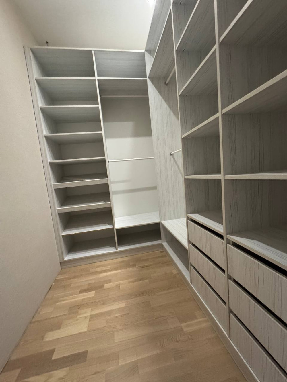 Дом на ул. Новгородская, 300 м², 1 700 000$ — FAKTOR