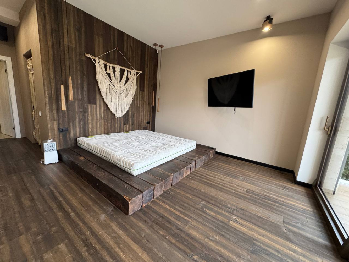Дом на ул. Новгородская, 300 м², 1 700 000$ — FAKTOR