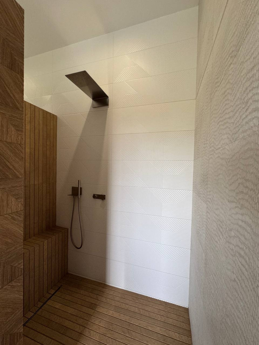 Дом на ул. Новгородская, 300 м², 1 700 000$ — FAKTOR