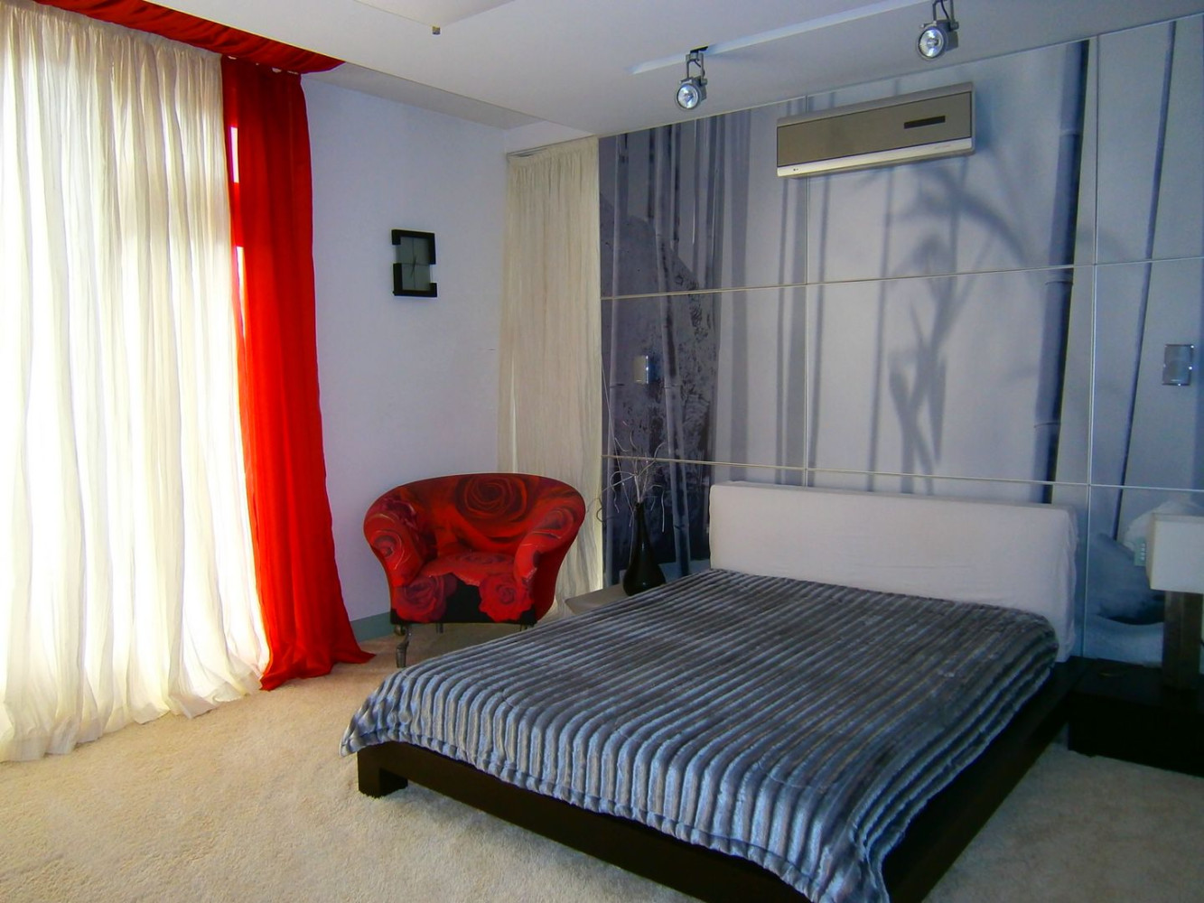 Дом на ул. Анны Ахматовой, 700 м², 1 350 000$ — FAKTOR