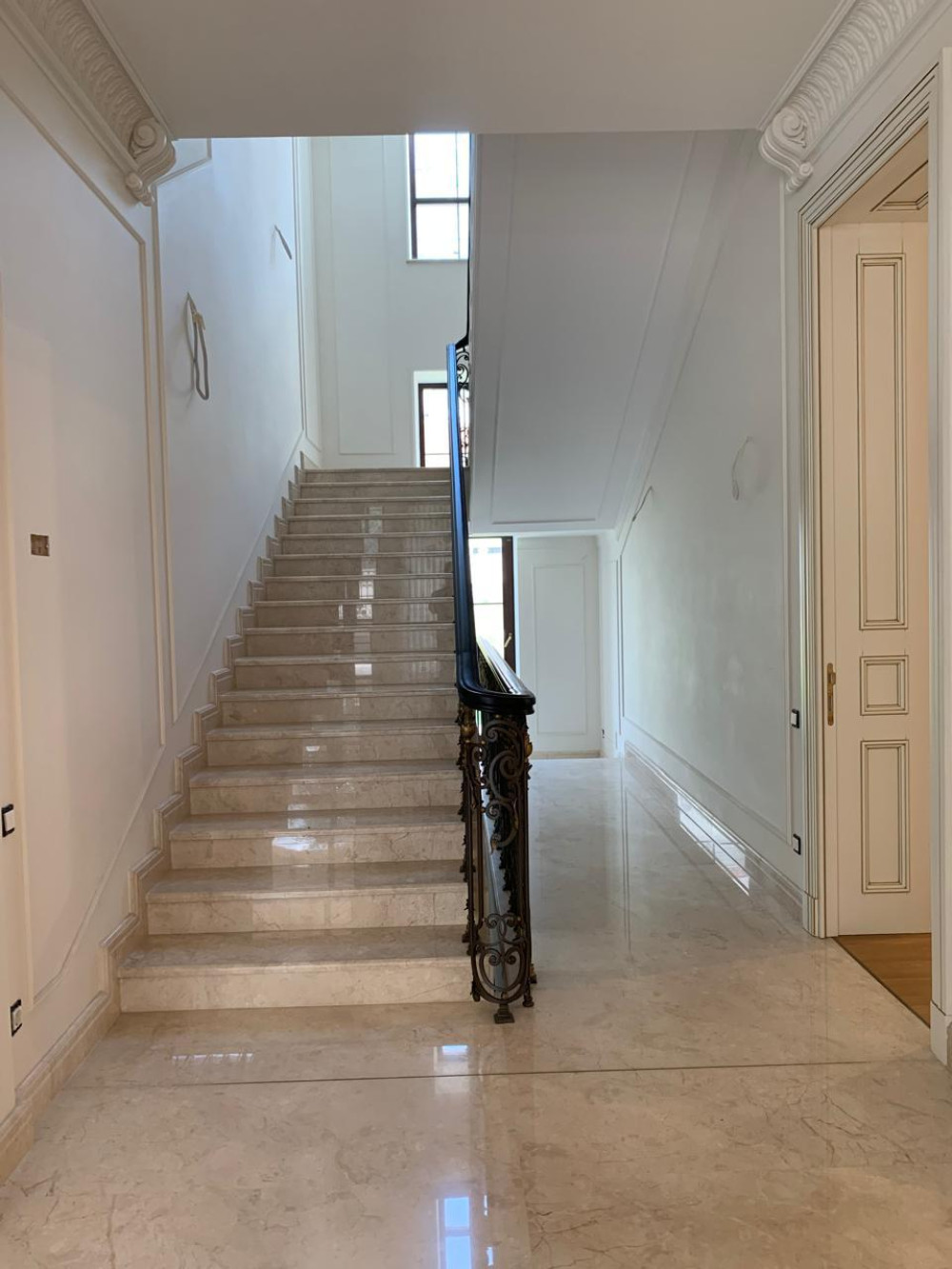 Дом на ул. Французский бульвар, 650 м², 4 000 000$ — FAKTOR
