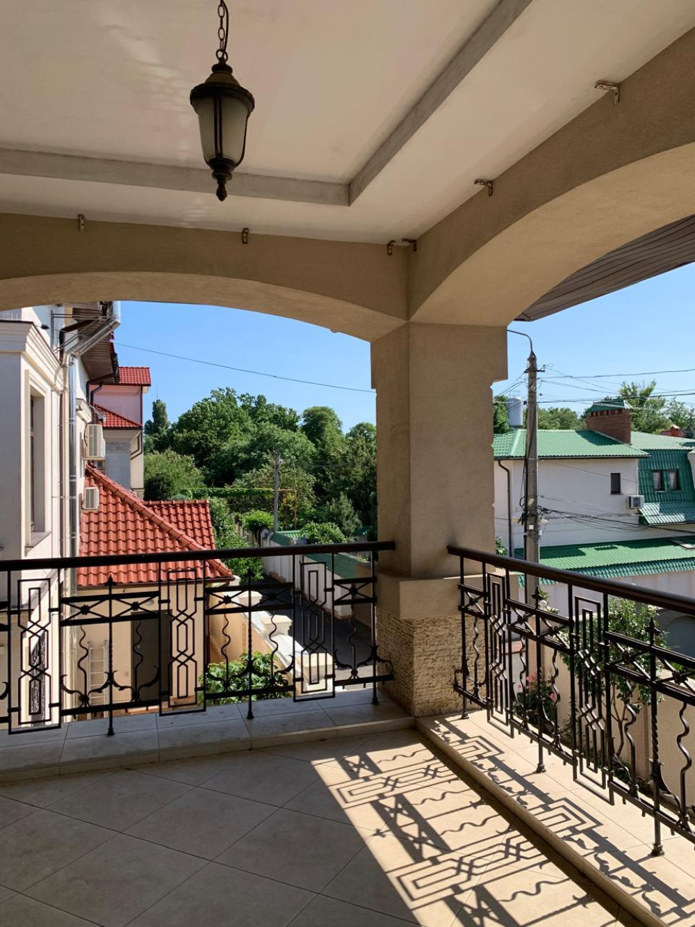 Дом на ул. Куприна, 700 м², 1 800 000$ — FAKTOR
