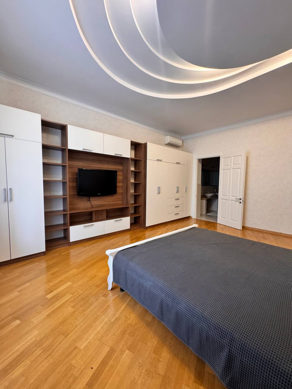 Квартира на вул. Сабанский пер, 197 м², 640 000$ — FAKTOR