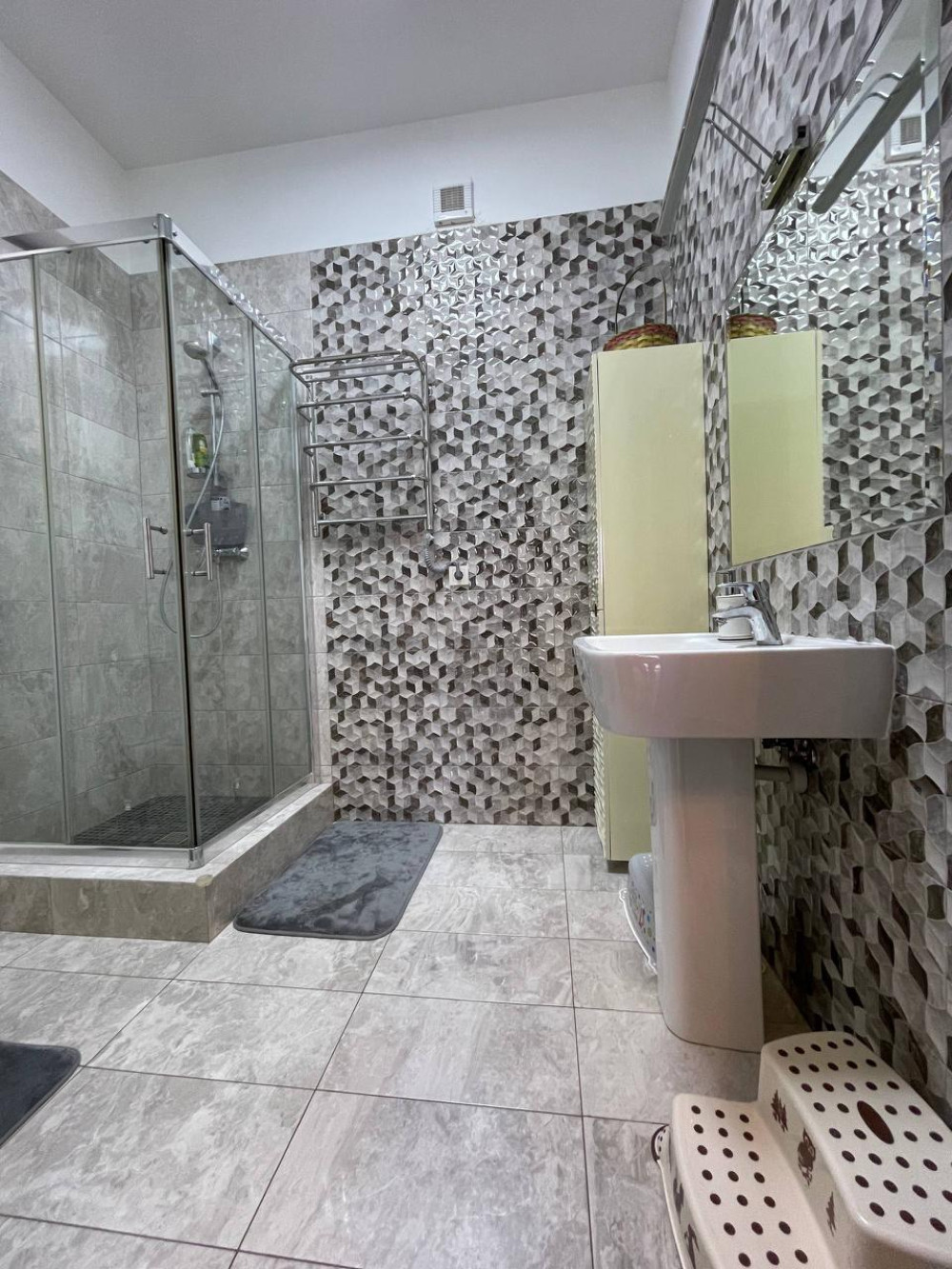 Дом на ул. Береговая, 205 м², 450 000$ — FAKTOR