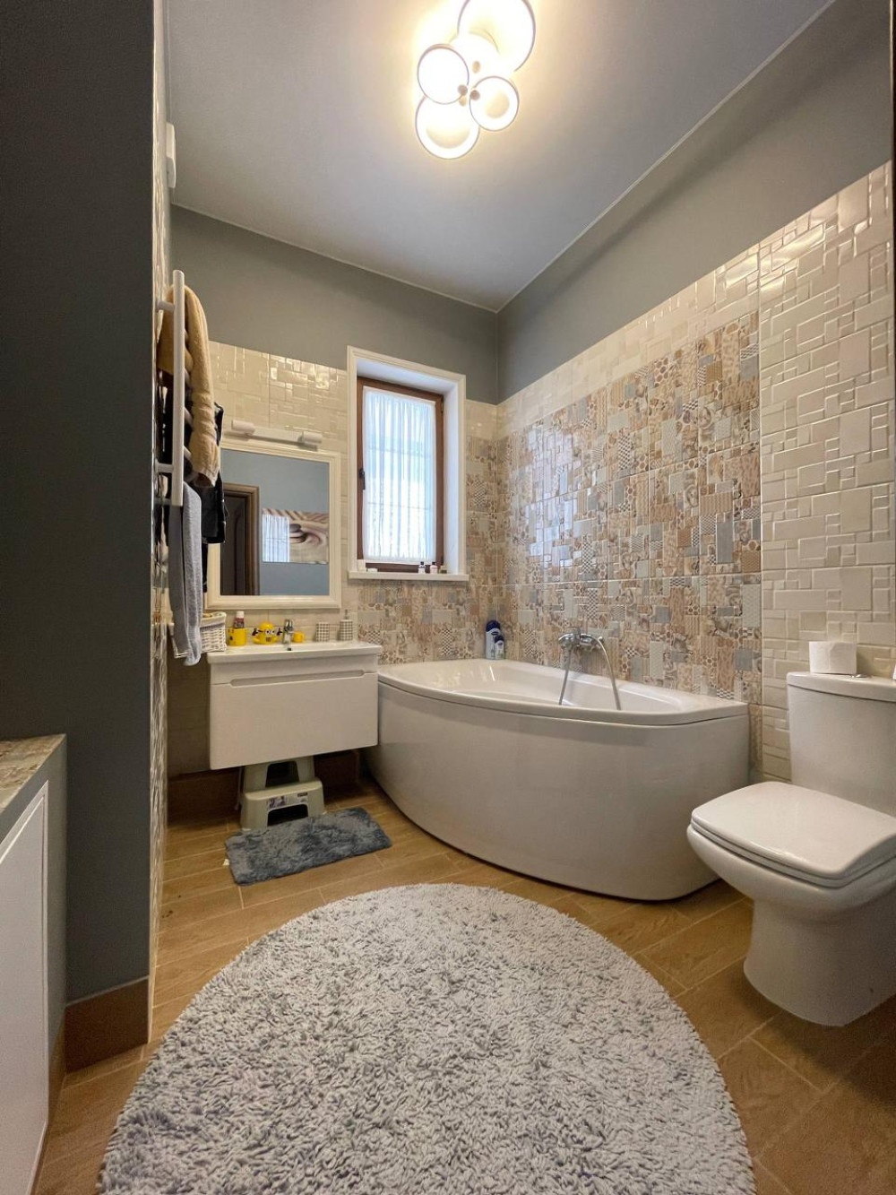 Дом на ул. Береговая, 205 м², 450 000$ — FAKTOR