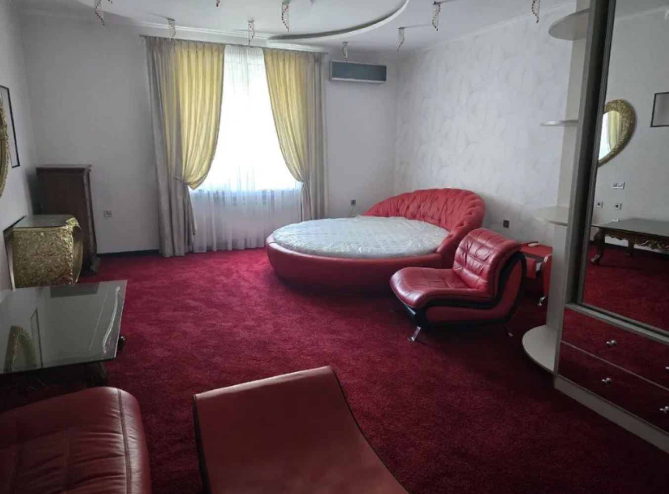 Комерційна нерухомість на вул. Атамана Головатого, 355 м², 300 000$ — FAKTOR