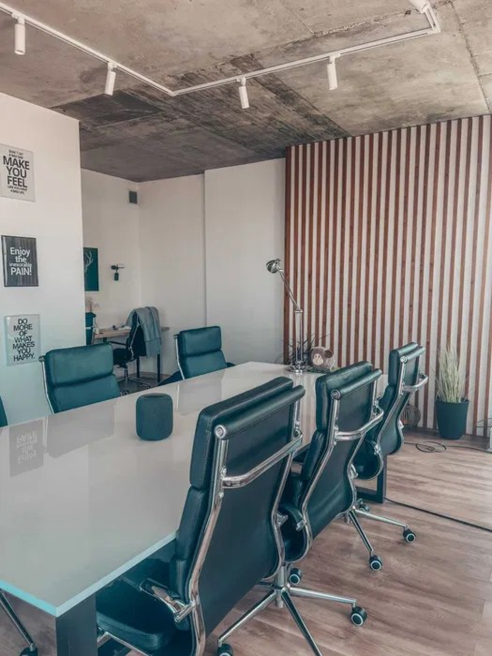 Комерційна нерухомість на вул. Среднефонтанская, 210 м², 170 000$ — FAKTOR