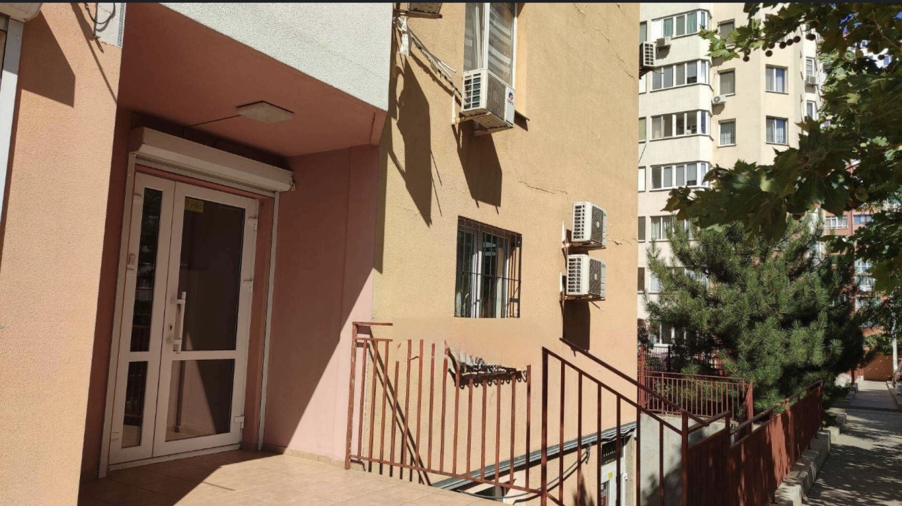Комерційна нерухомість на вул. Массив Радужный, 69 м², 75 000$ — FAKTOR