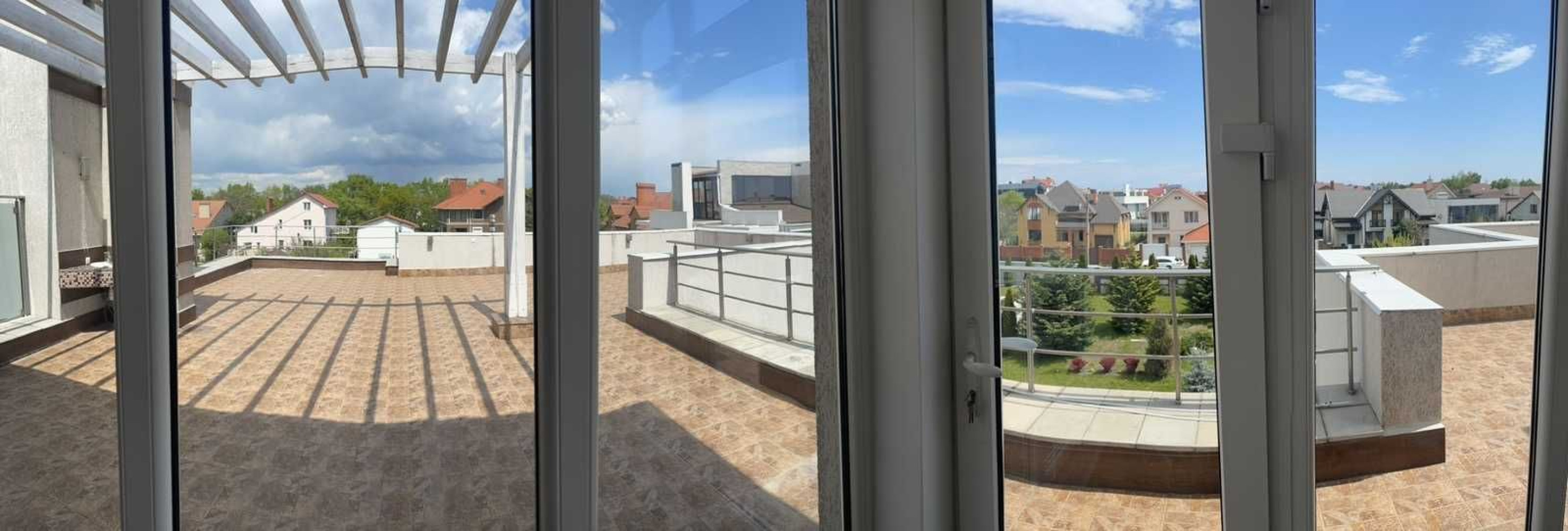 Дом на ул. Центральная (Лиманка), 400 м², 425 000$ — FAKTOR