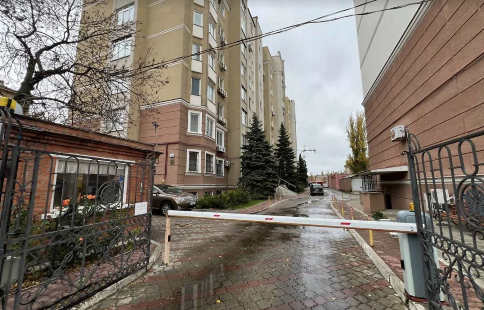 Комерційна нерухомість на вул. Довженко, 399 м², 270 000$ — FAKTOR
