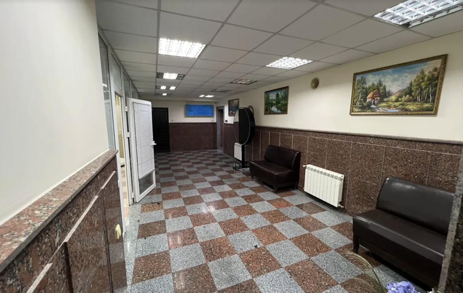 Комерційна нерухомість на вул. Довженко, 399 м², 270 000$ — FAKTOR