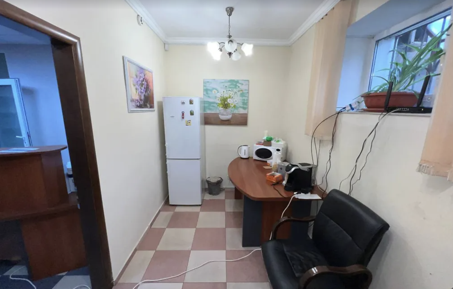 Комерційна нерухомість на вул. Довженко, 399 м², 270 000$ — FAKTOR