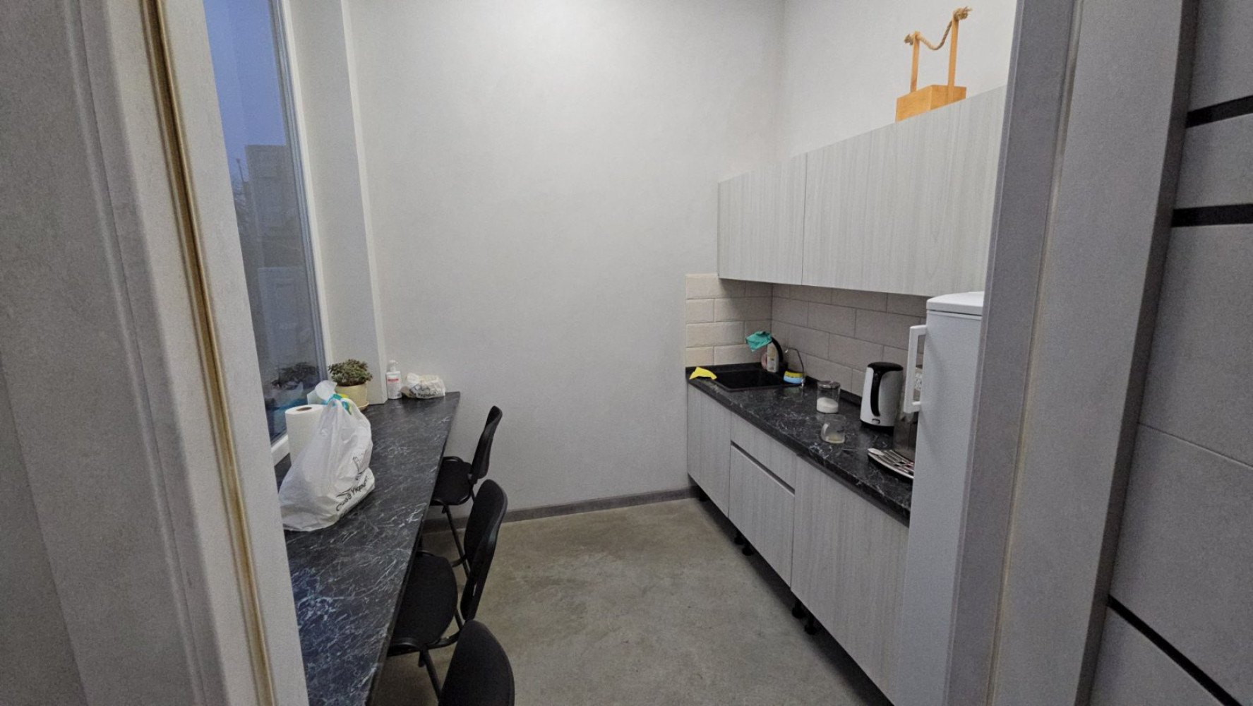 Комерційна нерухомість на вул. 4-й массив, 3000 м², 2 600 000$ — FAKTOR