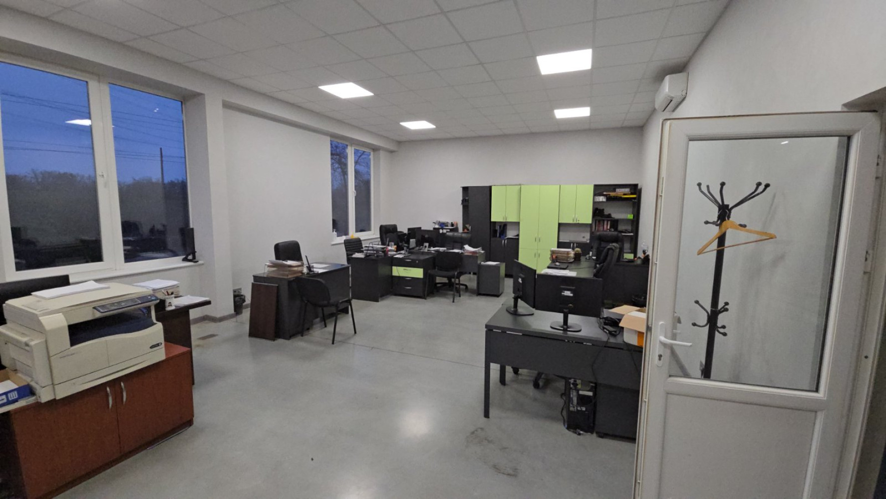 Комерційна нерухомість на вул. 4-й массив, 3000 м², 2 600 000$ — FAKTOR