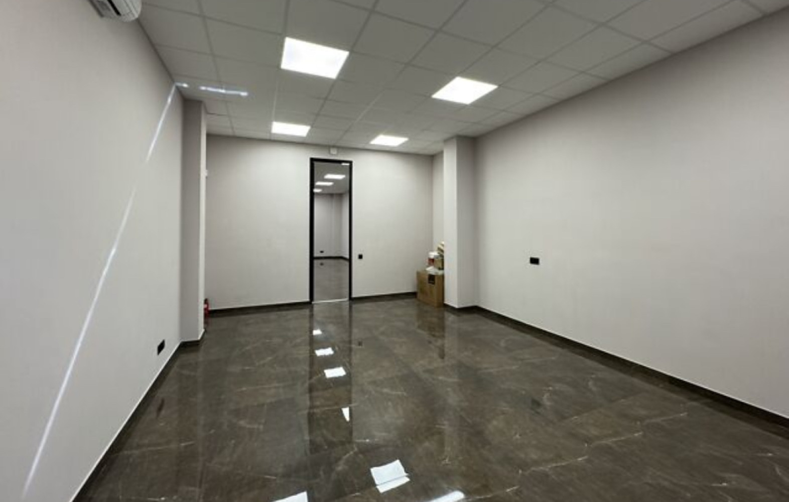 Комерційна нерухомість на вул. Тополевый пер, 300 м², 600 000$ — FAKTOR
