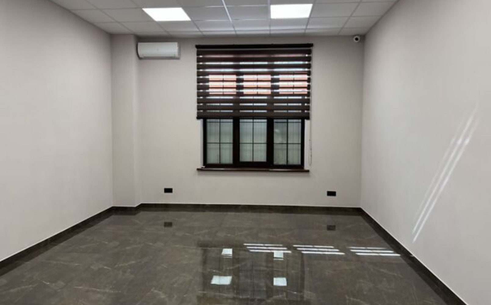 Комерційна нерухомість на вул. Тополевый пер, 300 м², 600 000$ — FAKTOR
