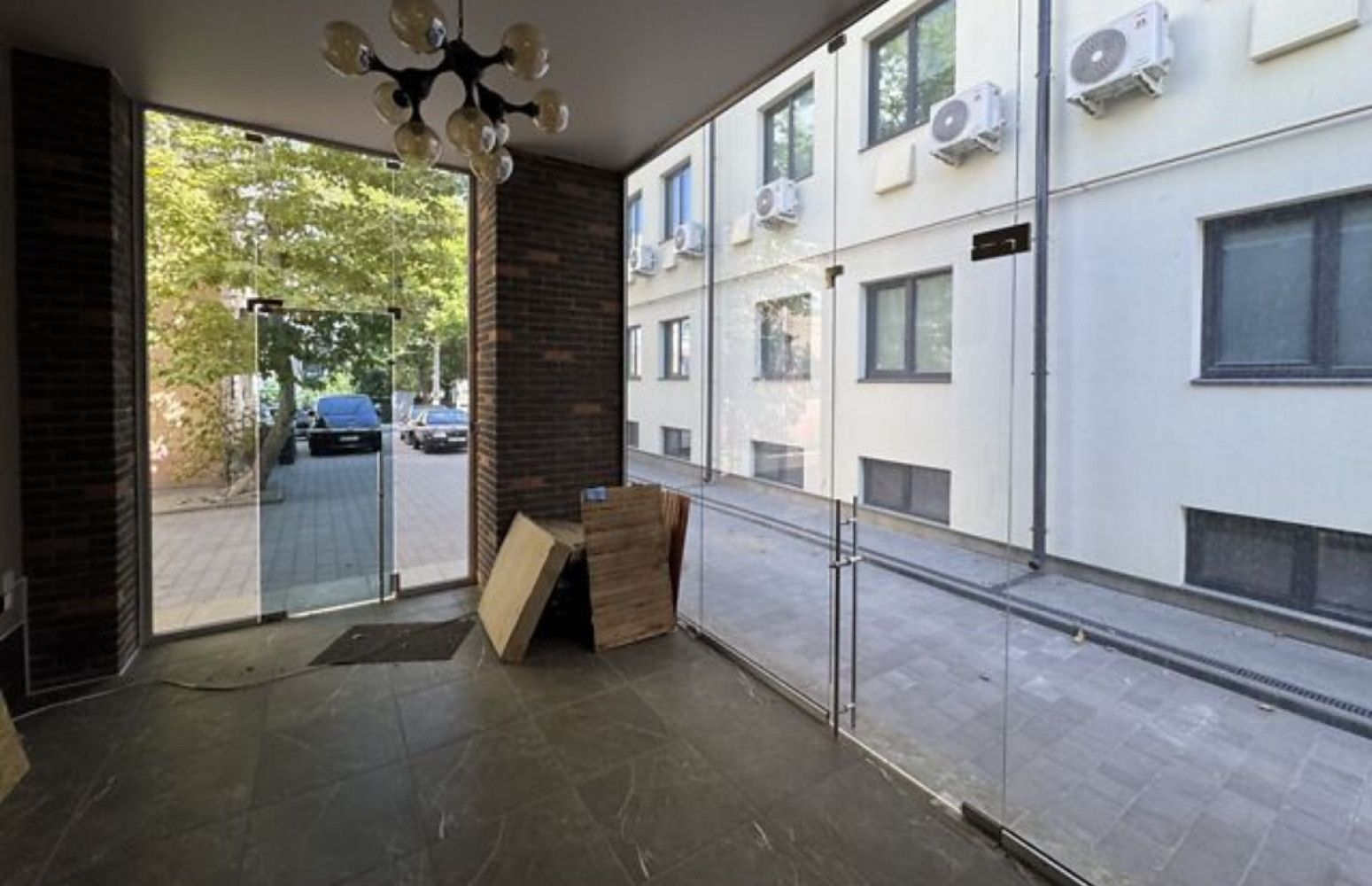 Комерційна нерухомість на вул. Тополевый пер, 300 м², 600 000$ — FAKTOR