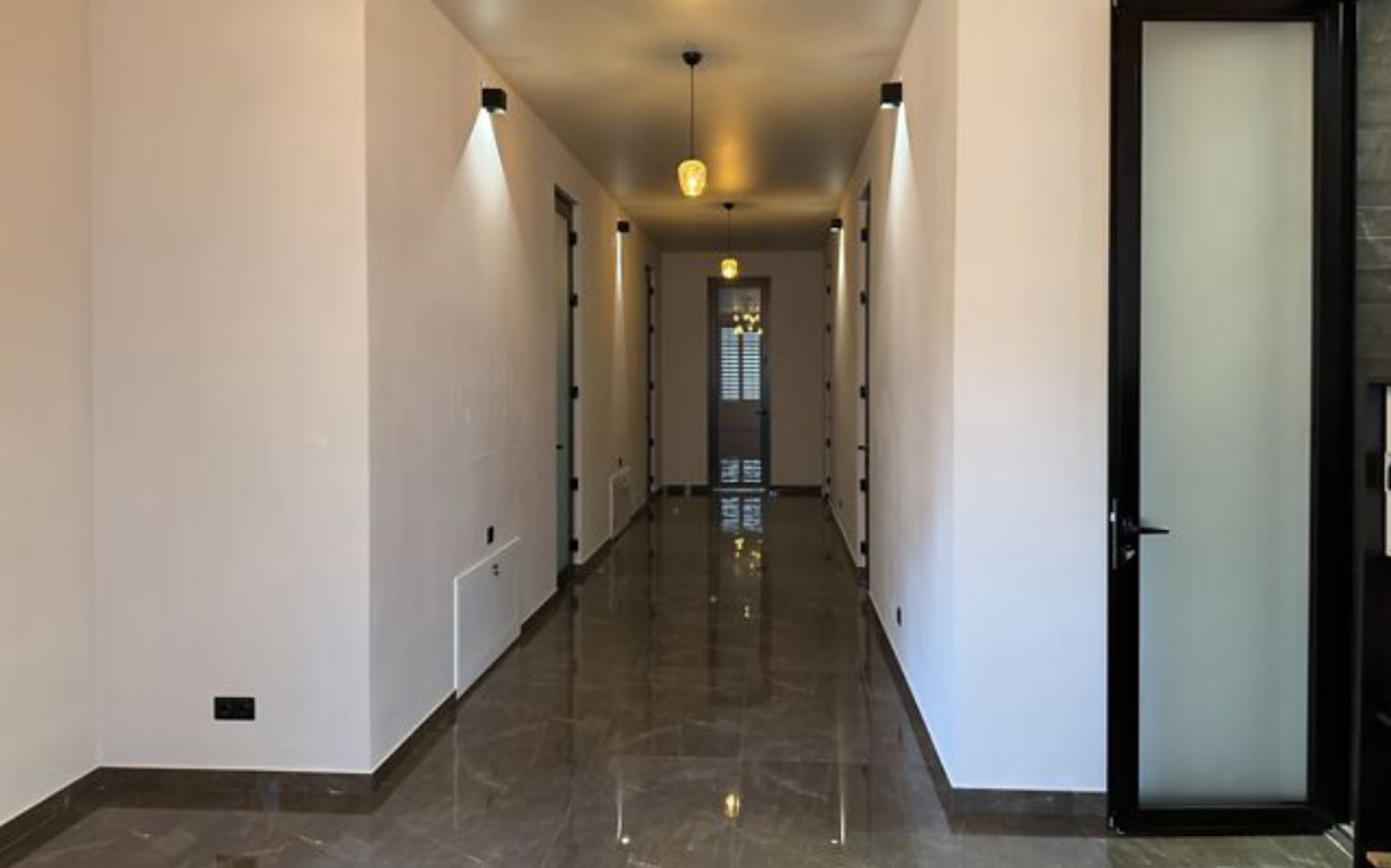 Комерційна нерухомість на вул. Тополевый пер, 300 м², 600 000$ — FAKTOR
