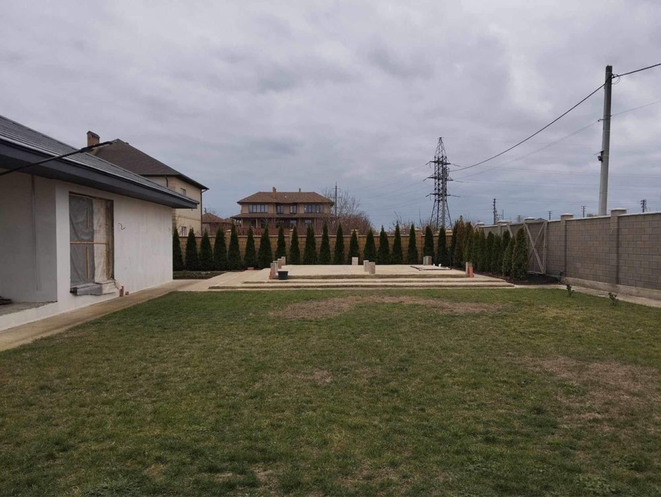 Будинок на вул. Луговая, 180 м², 180 000$ — FAKTOR