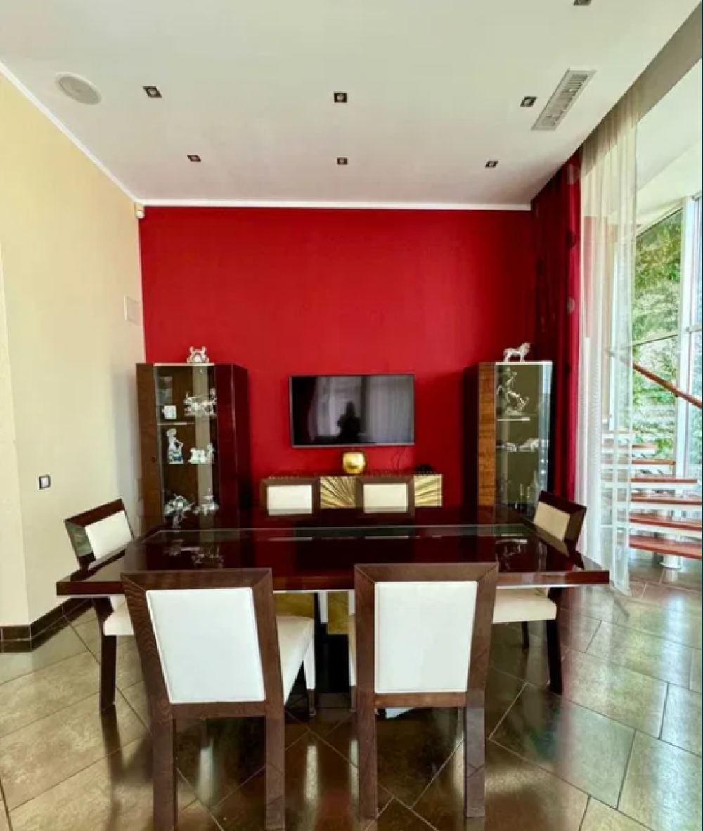 Дом на ул. Фонтанская дорога (Киевский), 630 м², 3 499 000$ — FAKTOR