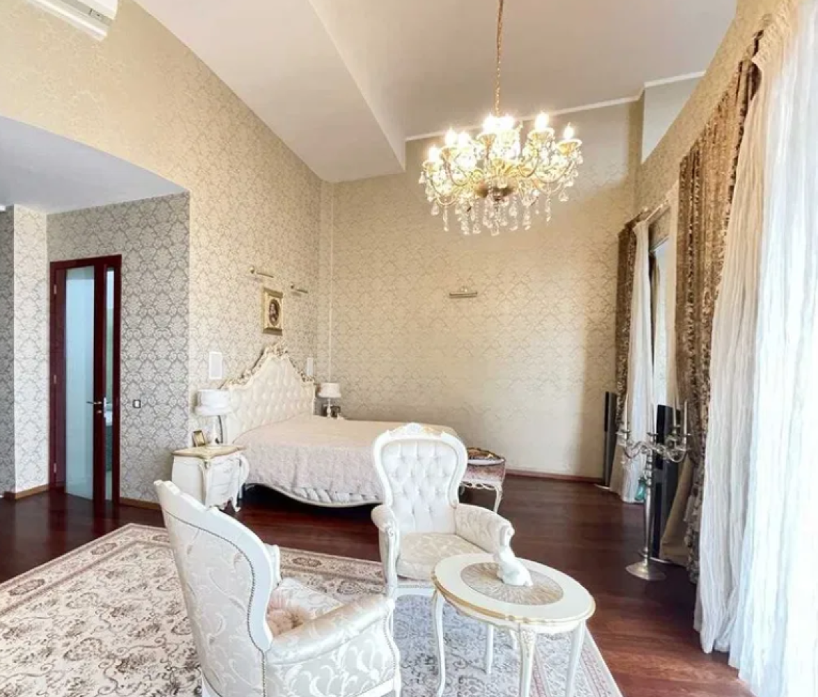 Дом на ул. Фонтанская дорога (Киевский), 630 м², 3 499 000$ — FAKTOR