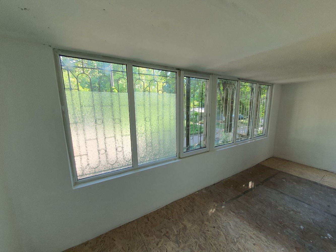 Комерційна нерухомість на вул. Владислава Бувалкина, 85 м², 150 000$ — FAKTOR