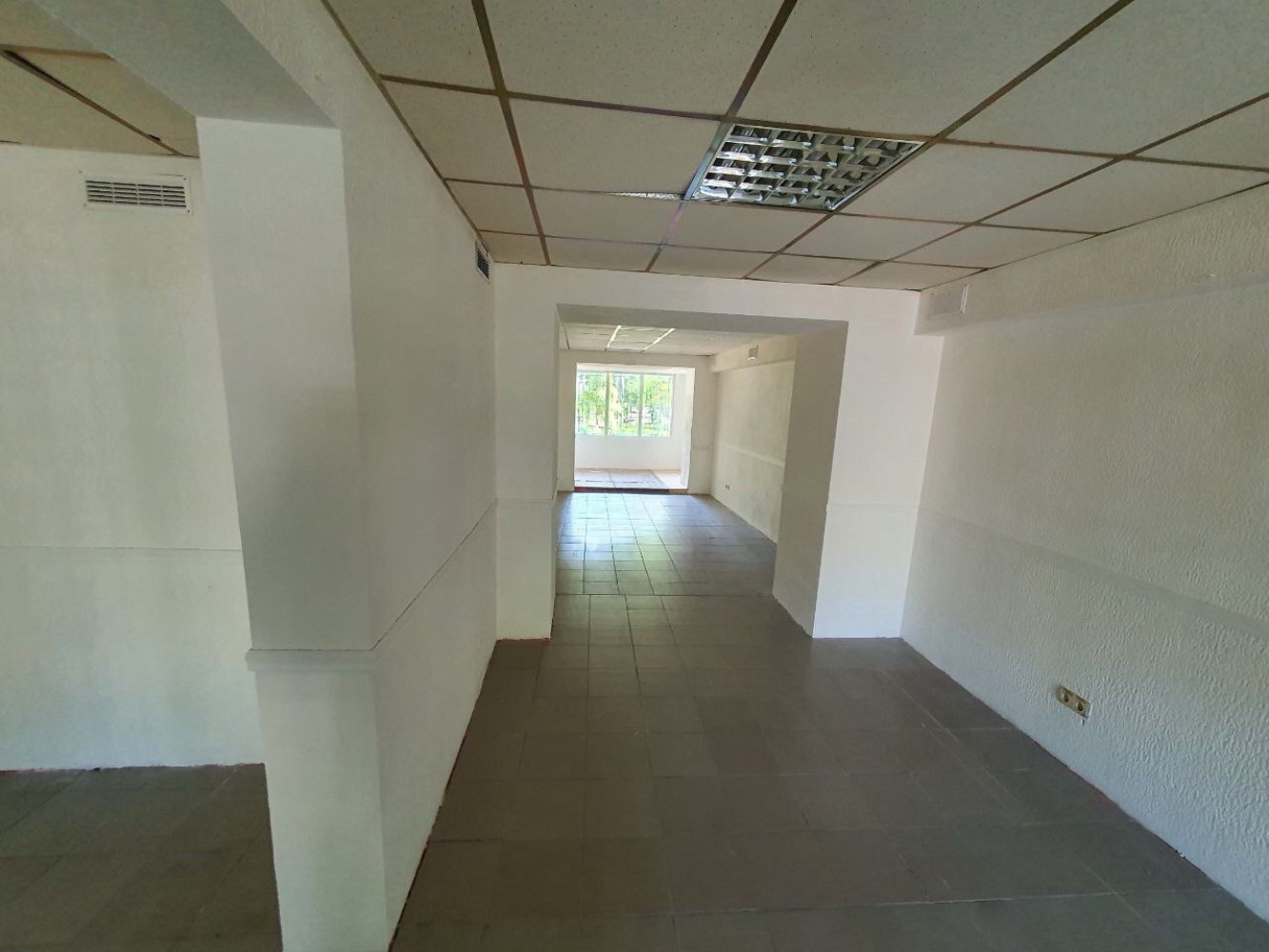 Комерційна нерухомість на вул. Владислава Бувалкина, 85 м², 150 000$ — FAKTOR