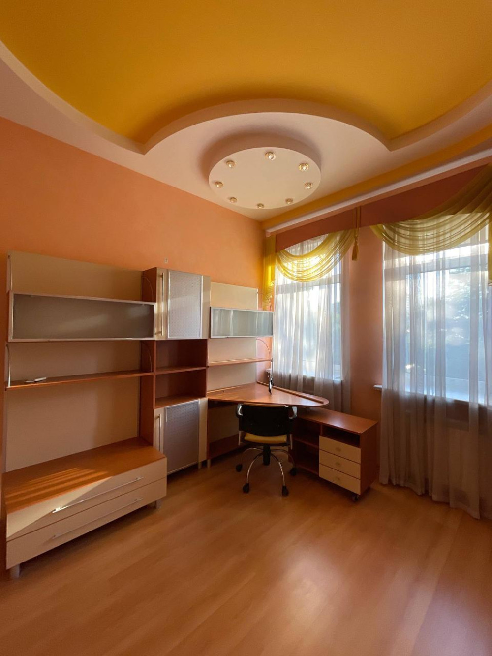 Дом на ул. Тульская, 374 м², 430 000$ — FAKTOR