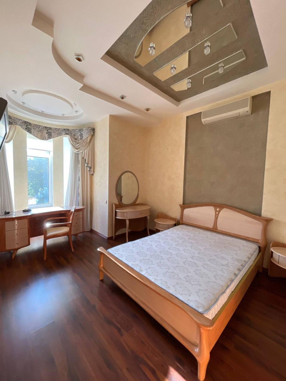 Дом на ул. Тульская, 374 м², 430 000$ — FAKTOR