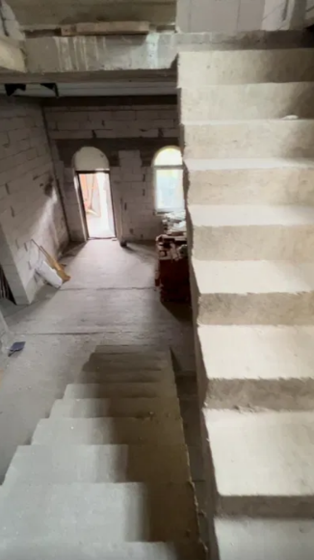 Дом на ул. Тенистая, 700 м², 300 000$ — FAKTOR