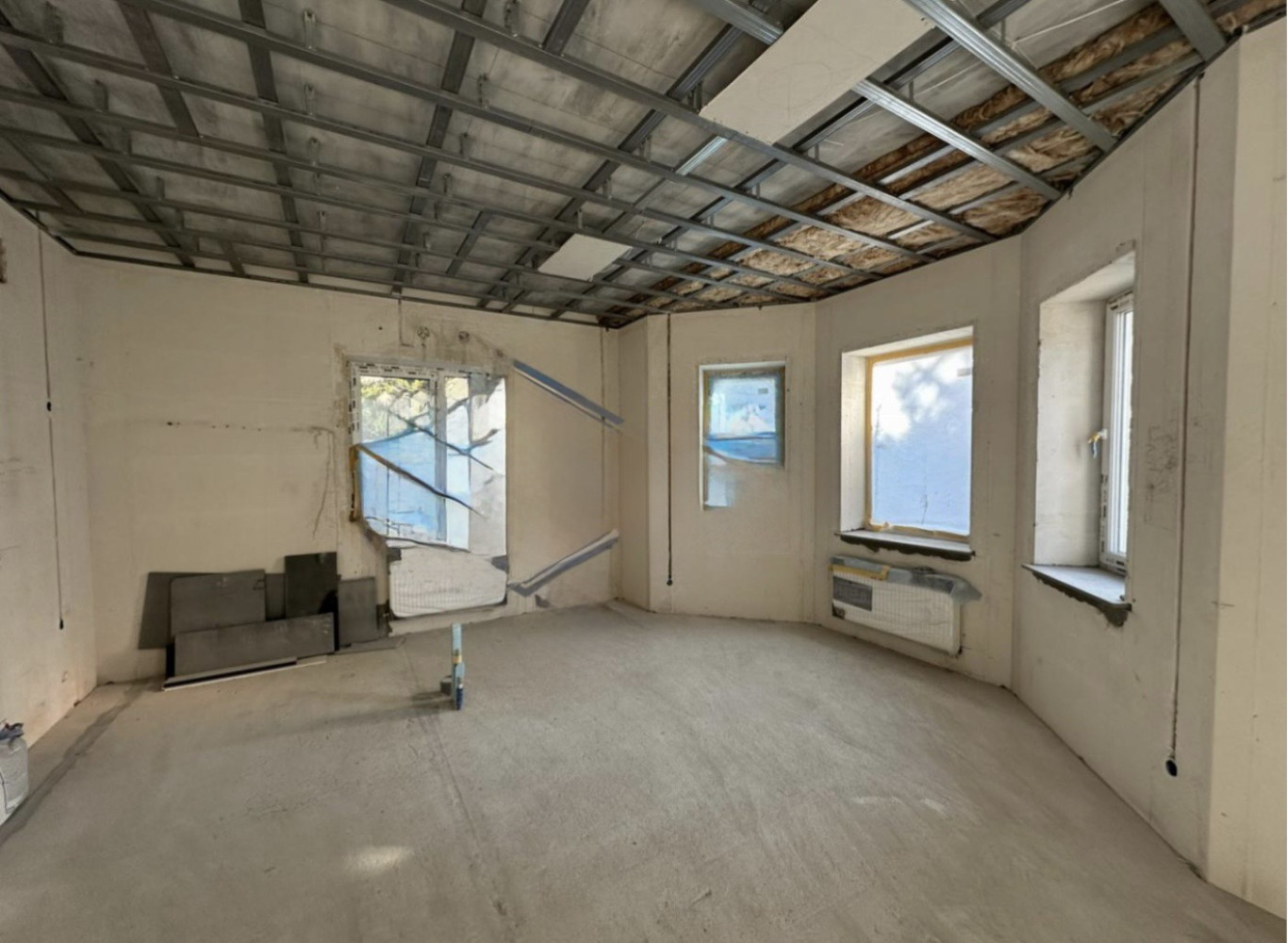 Дом на ул. Александровская, 400 м², 450 000$ — FAKTOR