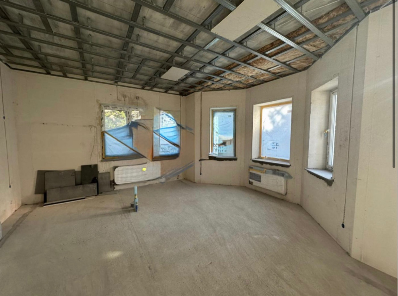 Дом на ул. Александровская, 400 м², 450 000$ — FAKTOR