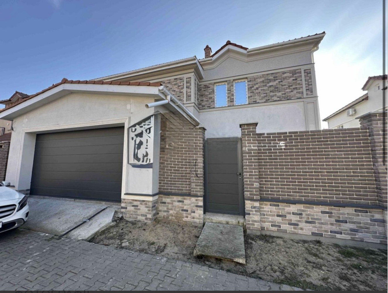 Дом на ул. Александровская, 400 м², 450 000$ — FAKTOR