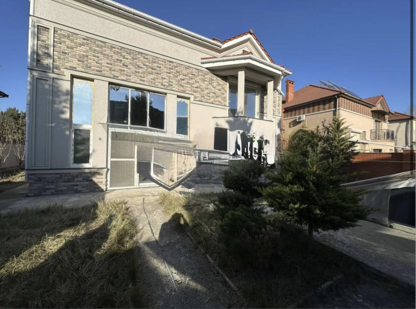 Дом на ул. Александровская, 400 м², 450 000$ — FAKTOR