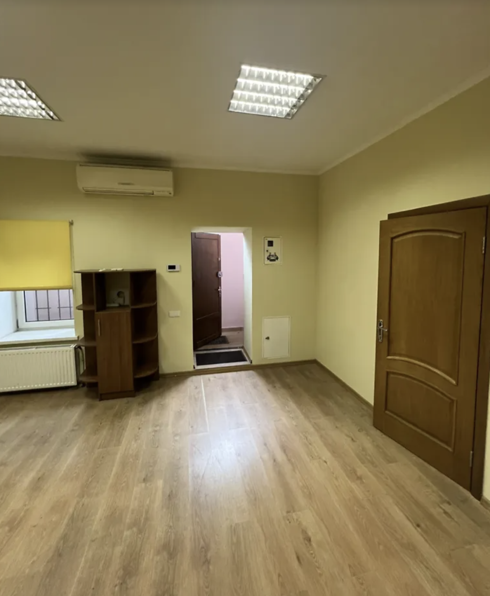 Комерційна нерухомість на вул. Мечникова, 109 м², 110 000$ — FAKTOR