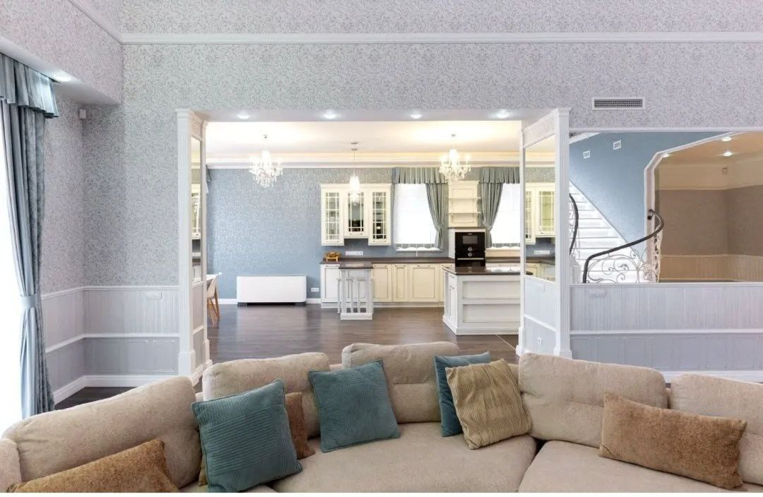 Дом на ул. Уютная (Совиньон), 362 м², 1 400 000$ — FAKTOR