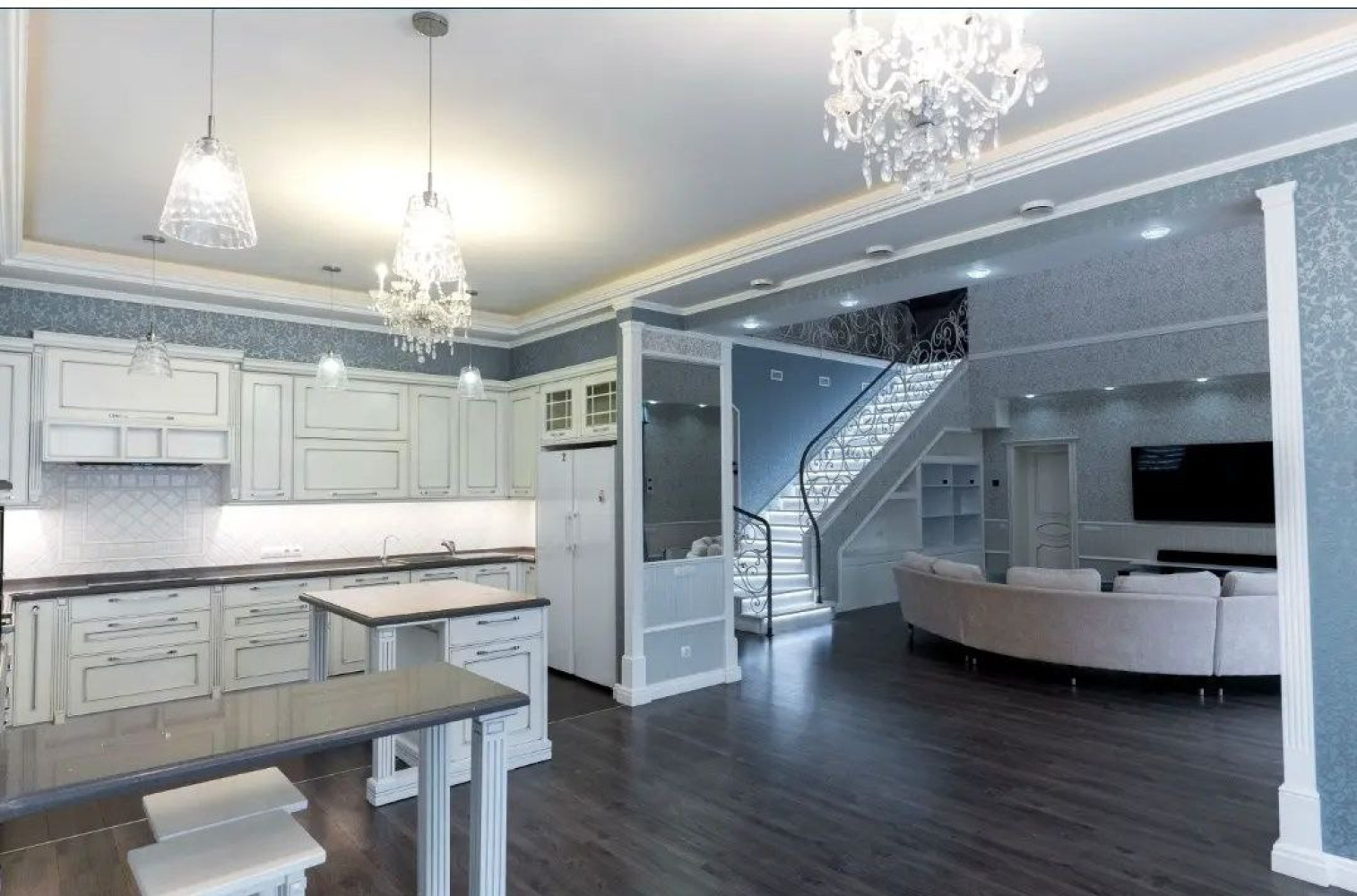 Дом на ул. Уютная (Совиньон), 362 м², 1 400 000$ — FAKTOR
