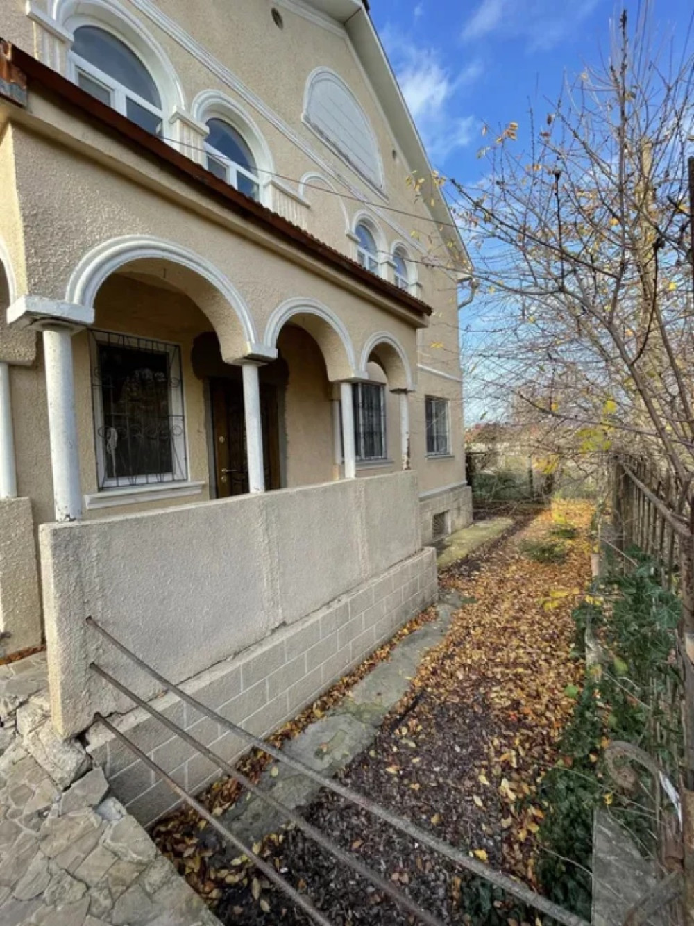 Дом на ул. Виноградная, 223 м², 95 000$ — FAKTOR