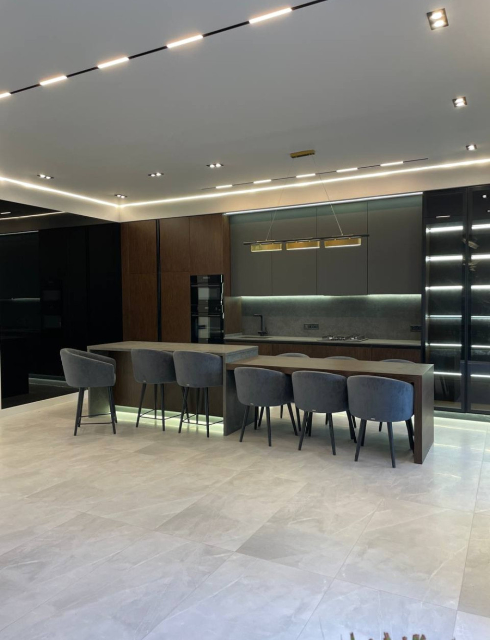 Дом на ул. Толбухина, 250 м², 740 000$ — FAKTOR